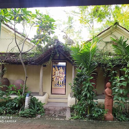 Indeco Hotels Swamimalai Кумбаконам Экстерьер фото