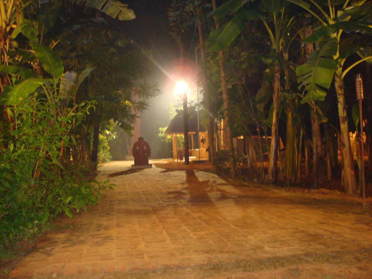 Indeco Hotels Swamimalai Кумбаконам Экстерьер фото