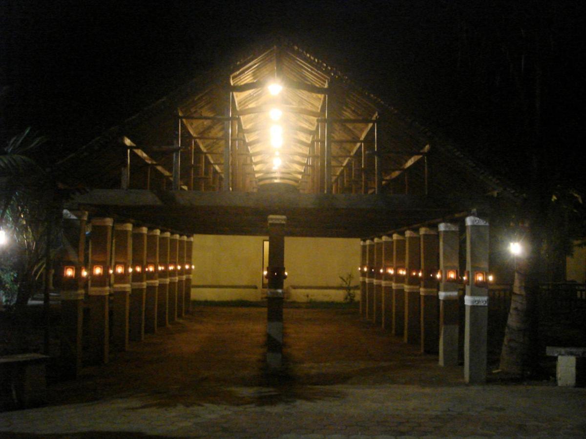 Indeco Hotels Swamimalai Кумбаконам Экстерьер фото