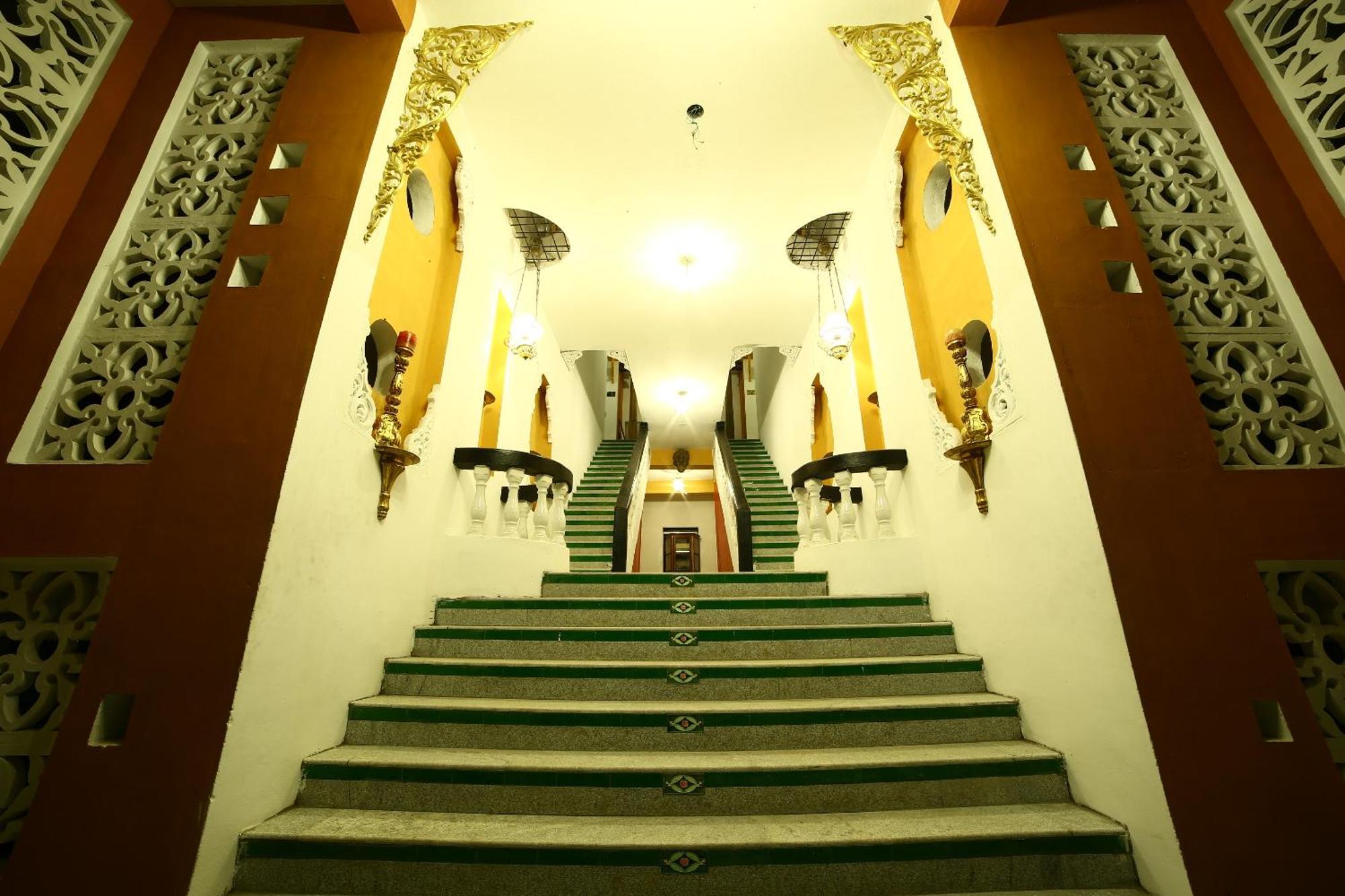Indeco Hotels Swamimalai Кумбаконам Экстерьер фото